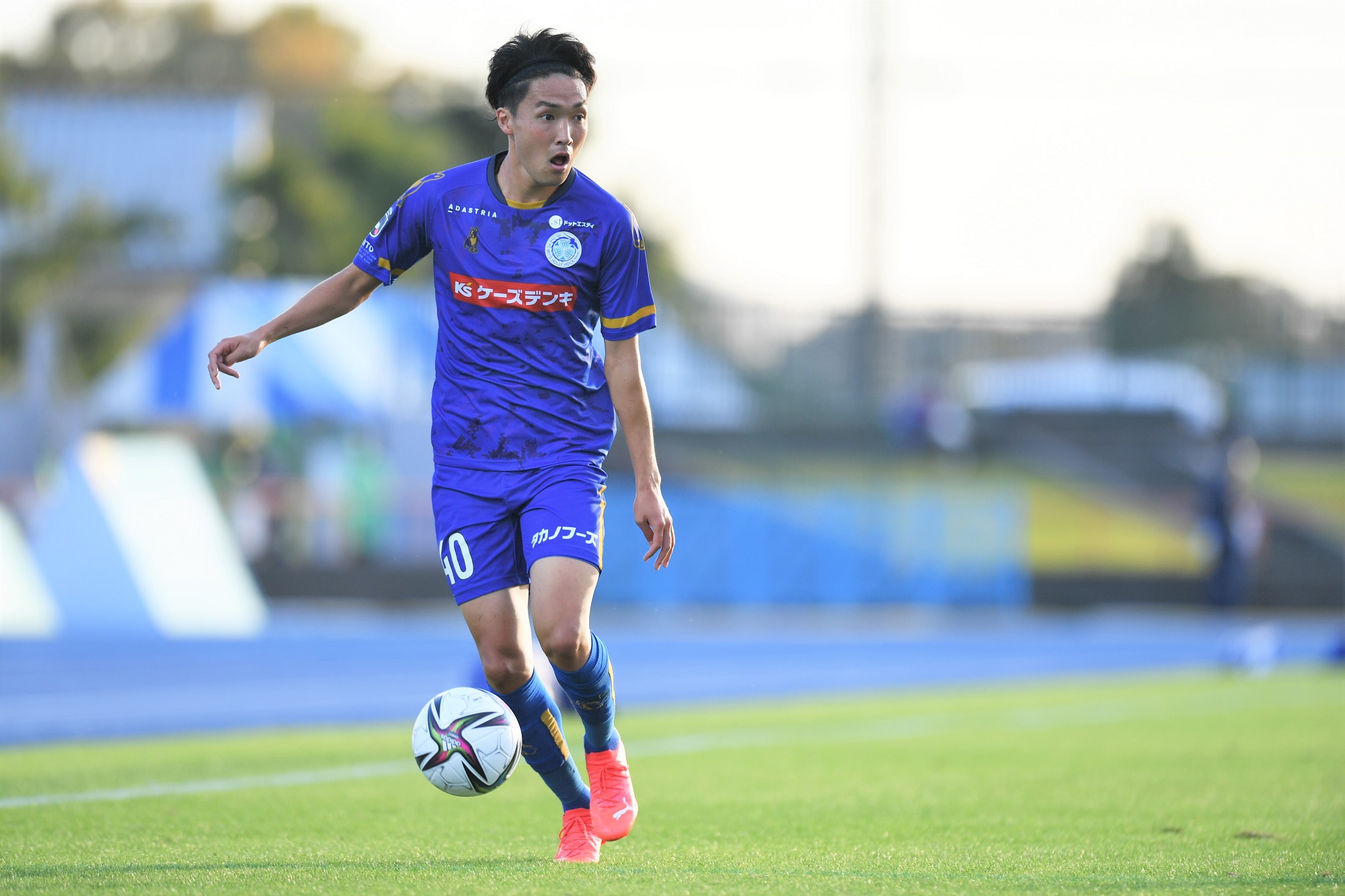 soccerwe 代表 先制ゴールにつながる超絶トラップでボールをコントロールした三笘