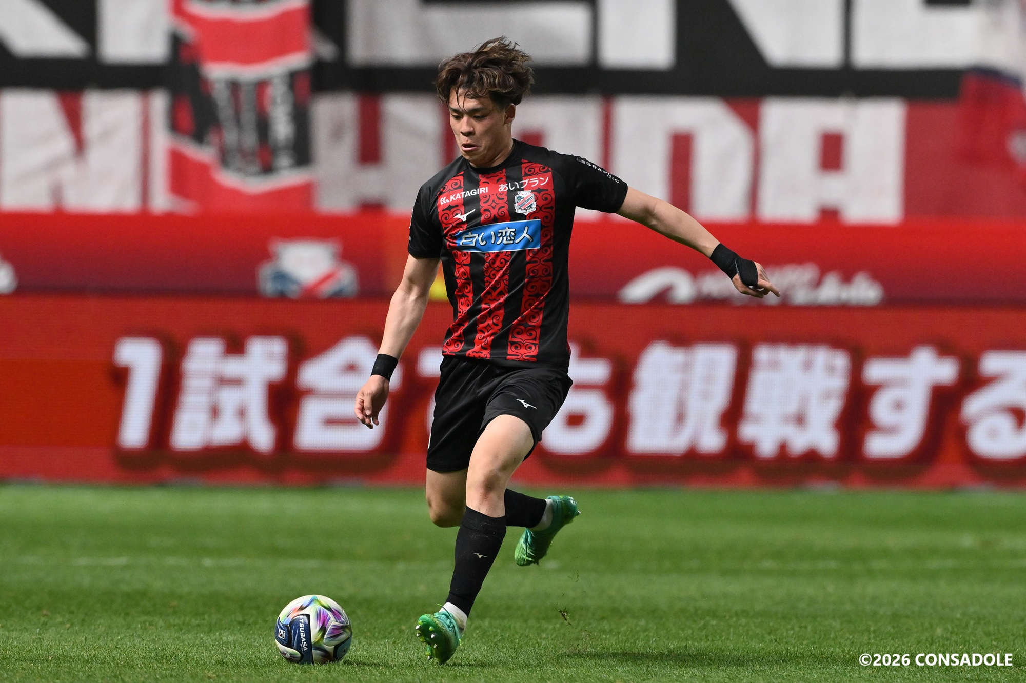 【直筆サイン入り】サッカーボール Jリーグ公式試合球　コンサドーレ家泉怜依選手 家泉怜依選手 北海道コンサドーレ札幌より完全移籍加入のお知らせ